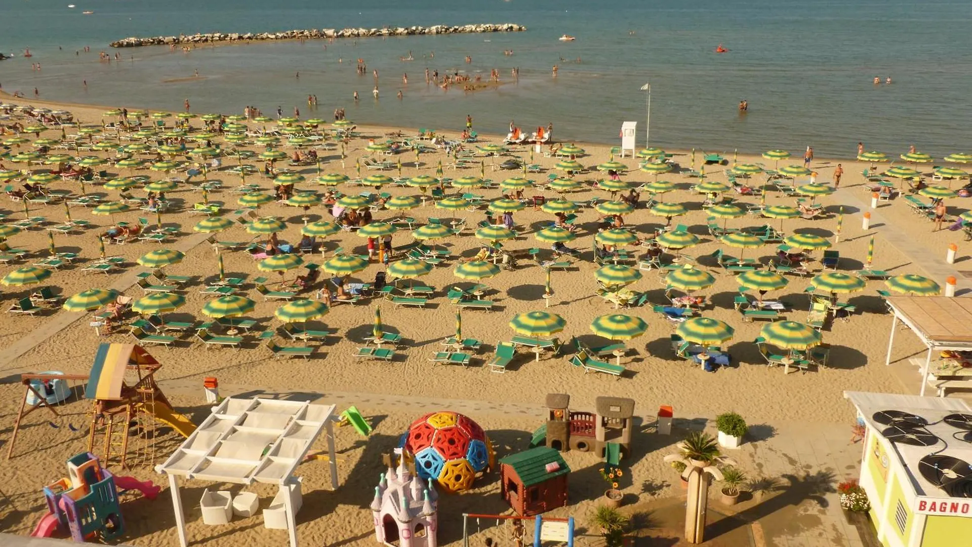 Hotel Iones Rimini 3*,  Italia