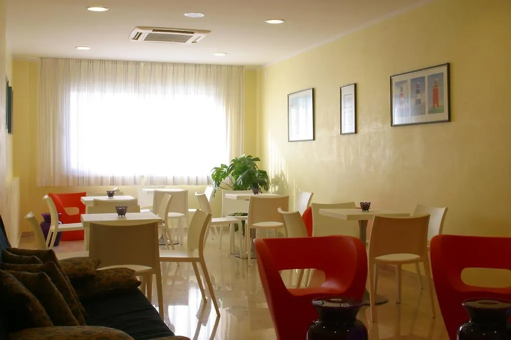 Hotel Iones Rimini 3*,  Italia