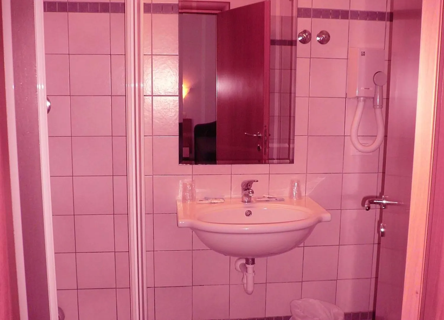 Hotel Iones ريميني
