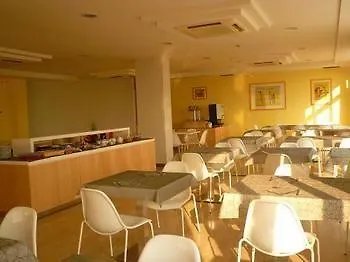 Hotel Iones ريميني